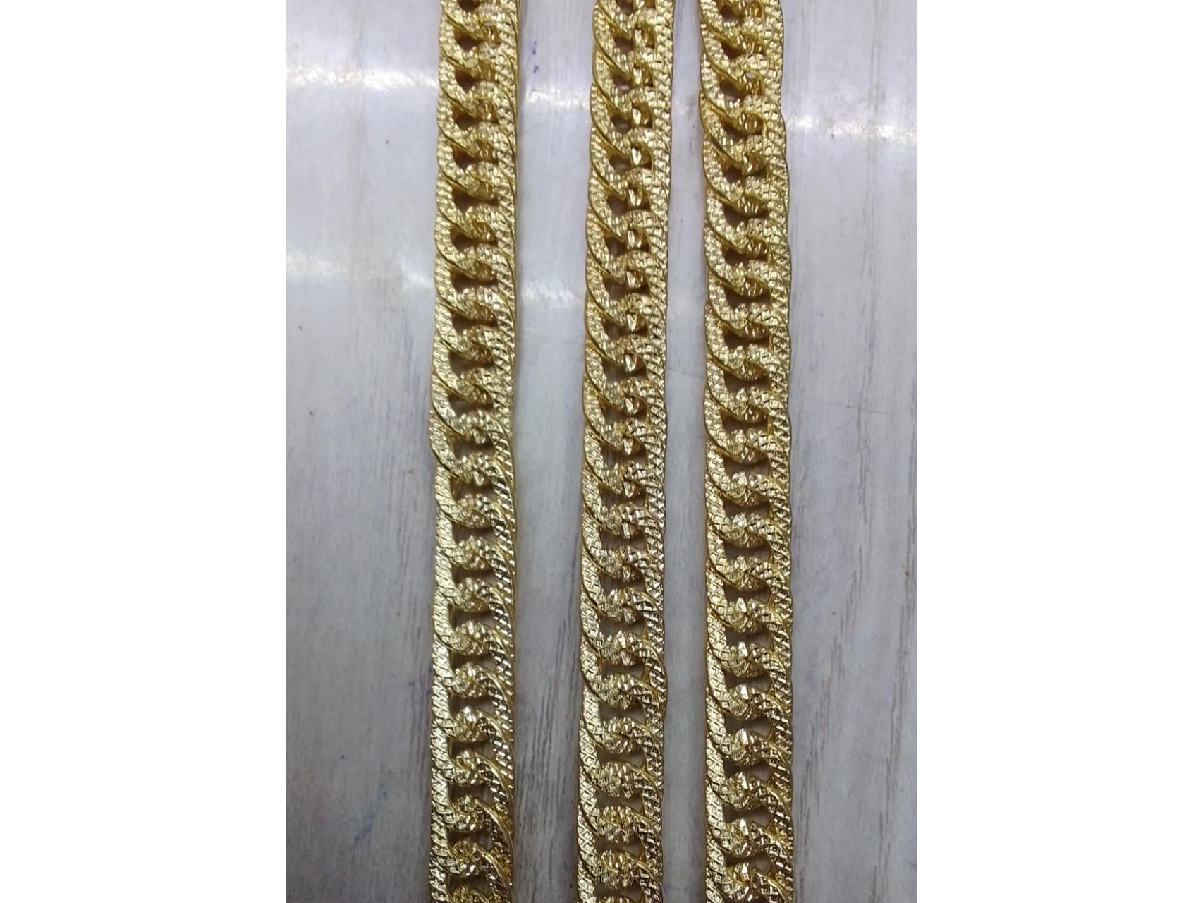 Cadena 5x3 metalico dorado