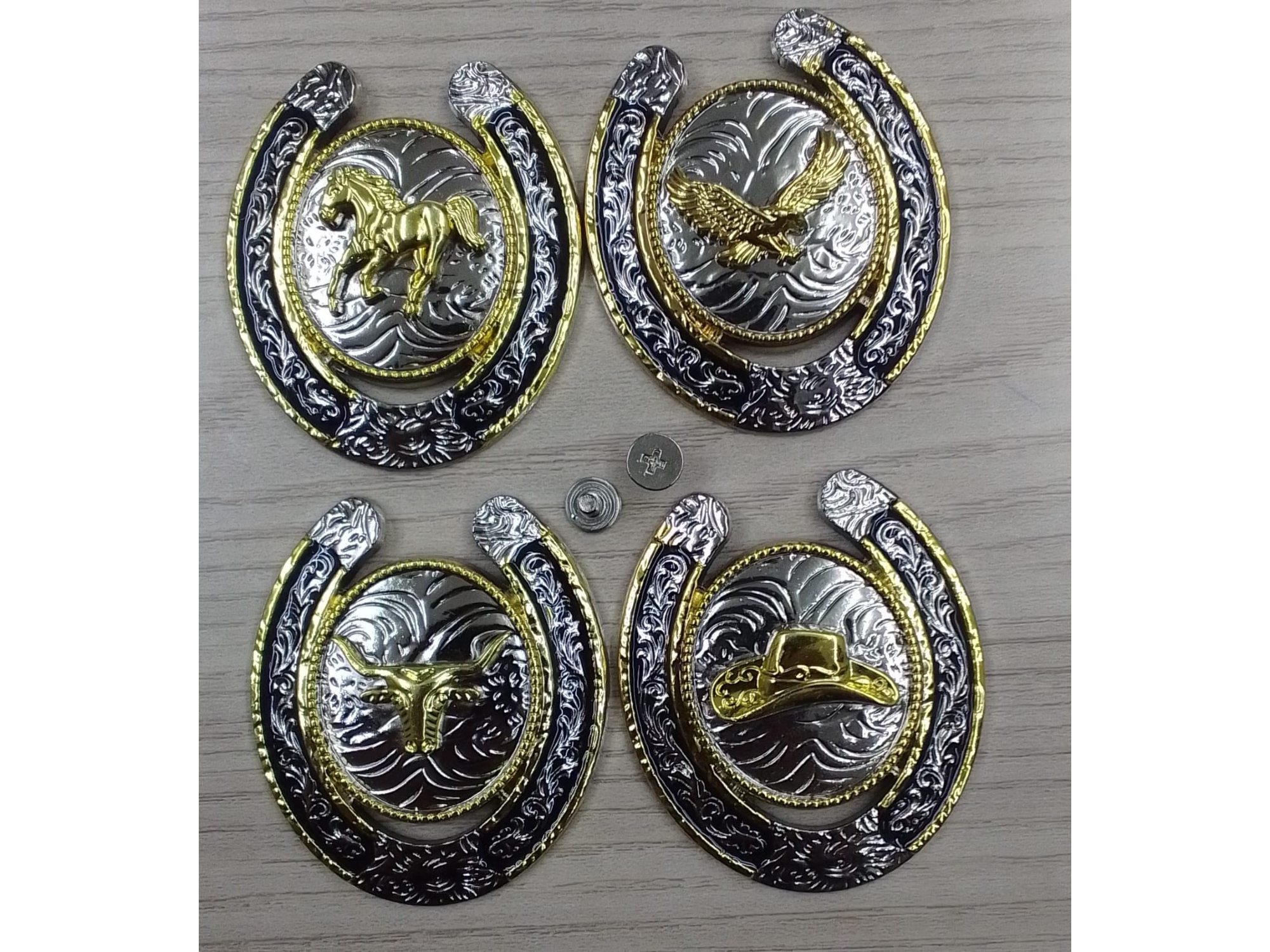 #5 Placas premium herraje niquel y dorado 4.4x5cm