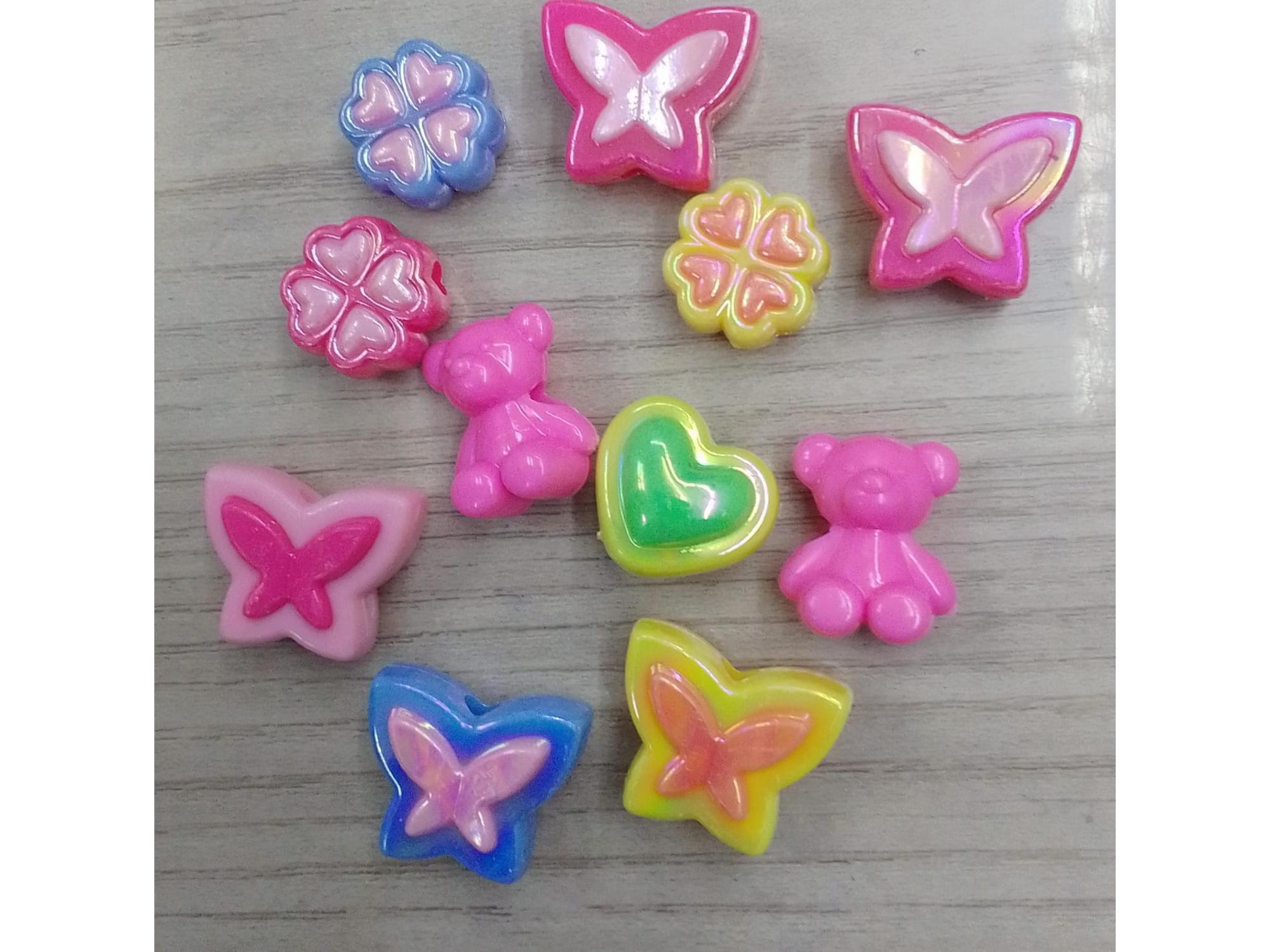 Dijes aplique plastico