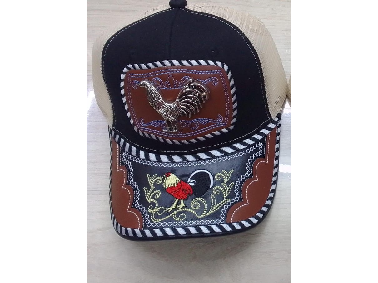 #7 Gorro Trucker Vaquero negro con beige chapa gallo niquel