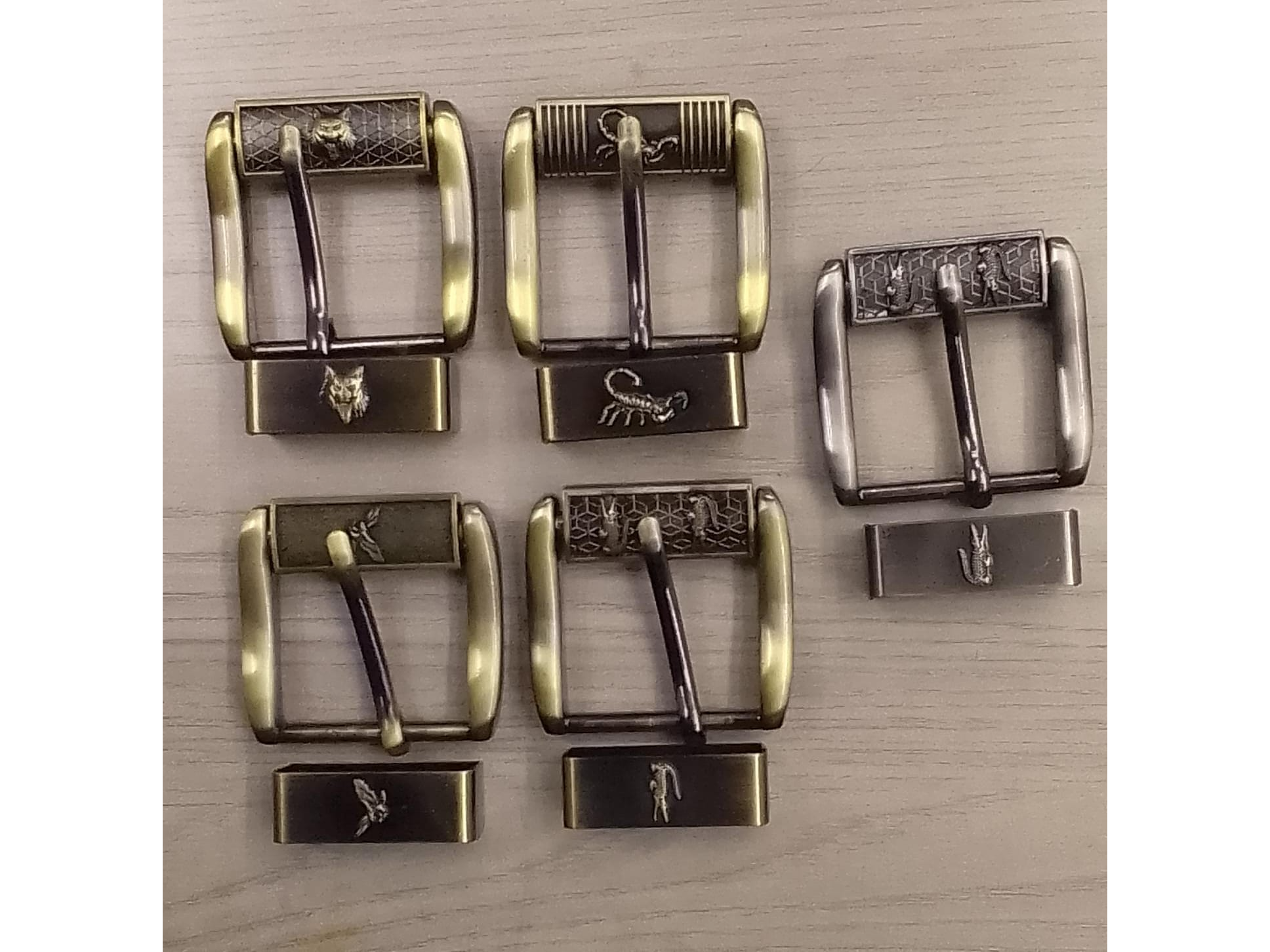 #8 Hebillas Oro Viejo Y Cobre Con Marca 4 cm