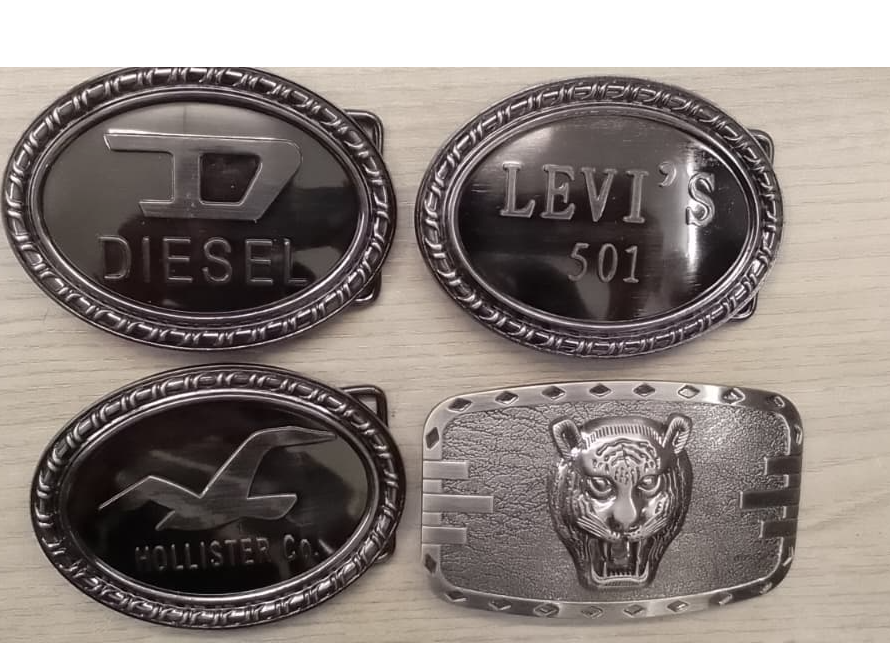 #15 Chapa Fondo Negro Variado 4cm