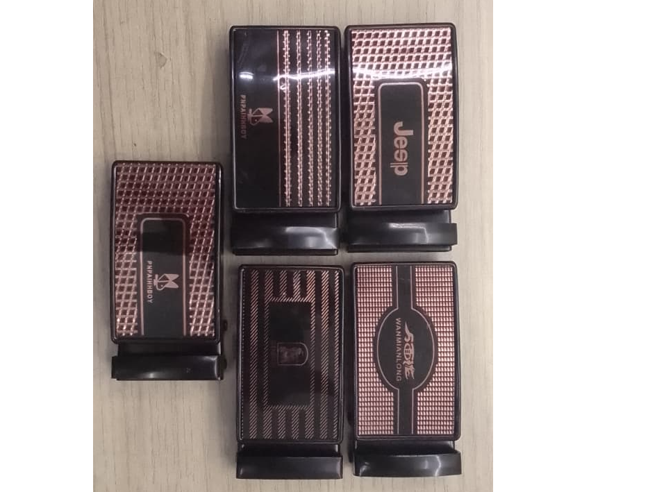 #17 Chapa Franja Negra Color Rosado 3.8cm