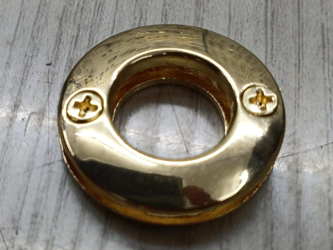 # 3 Ojalillo Con Tornillo