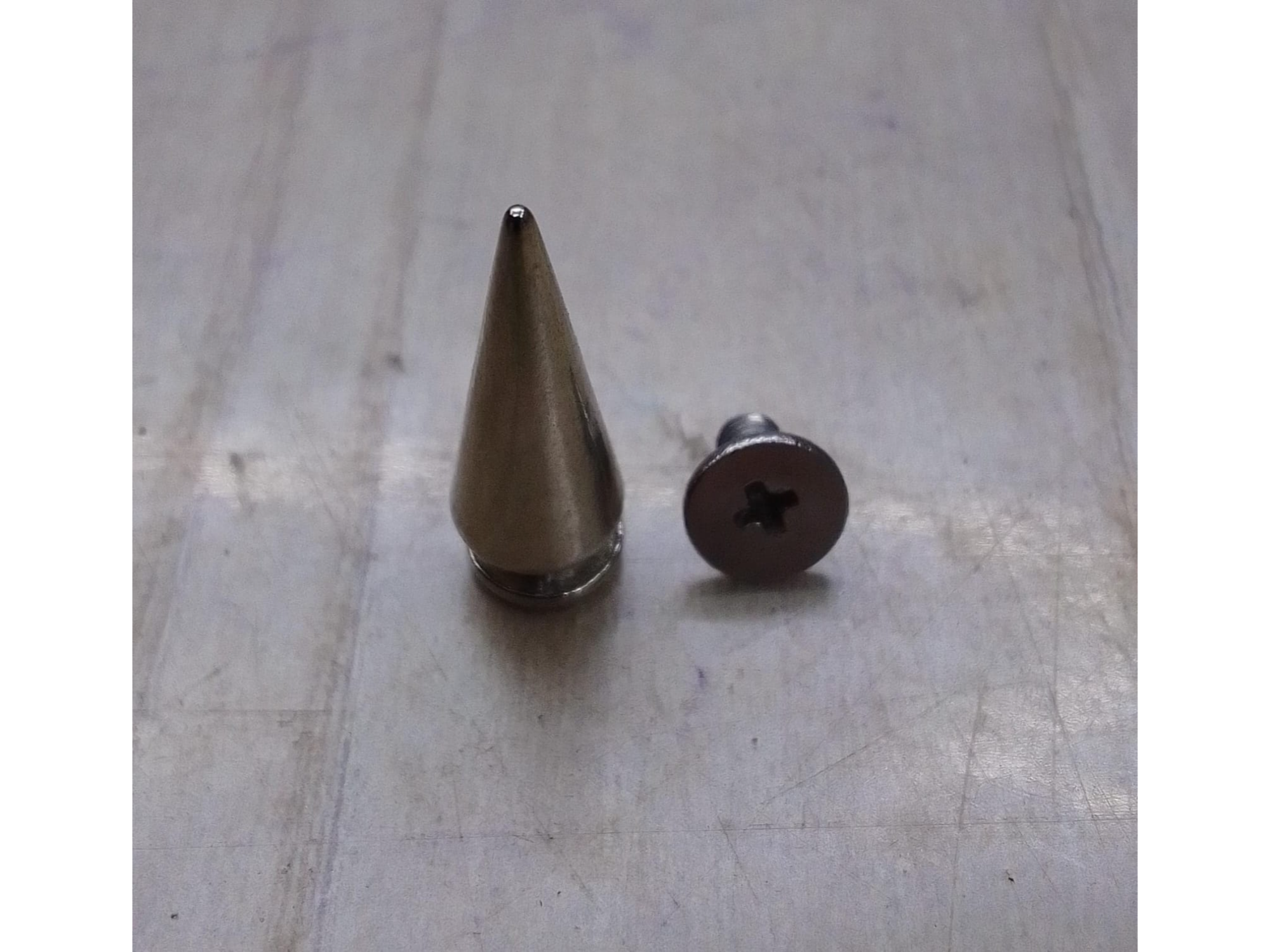 Púas con tornillo 19x6