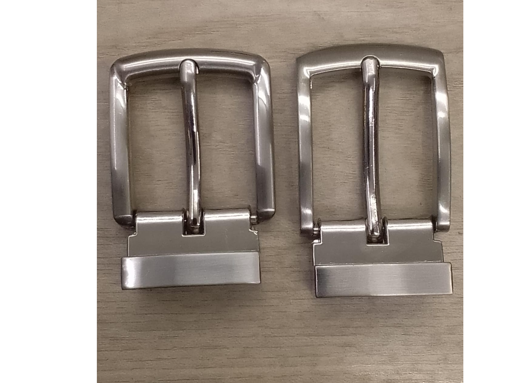 #14 Hebilla Con Diente Plateada 3cm