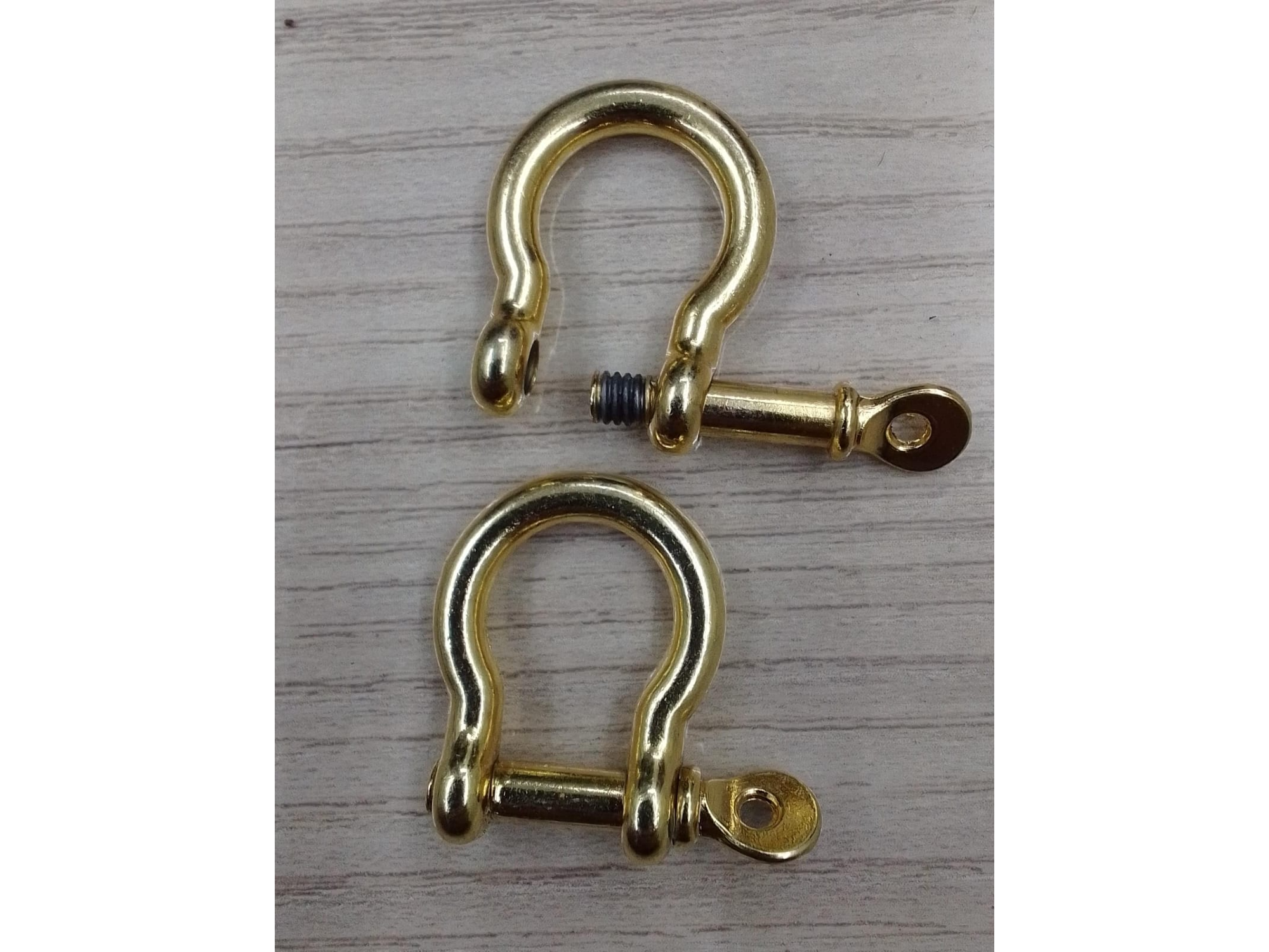 Media luna con tornillo 10x16x4mm