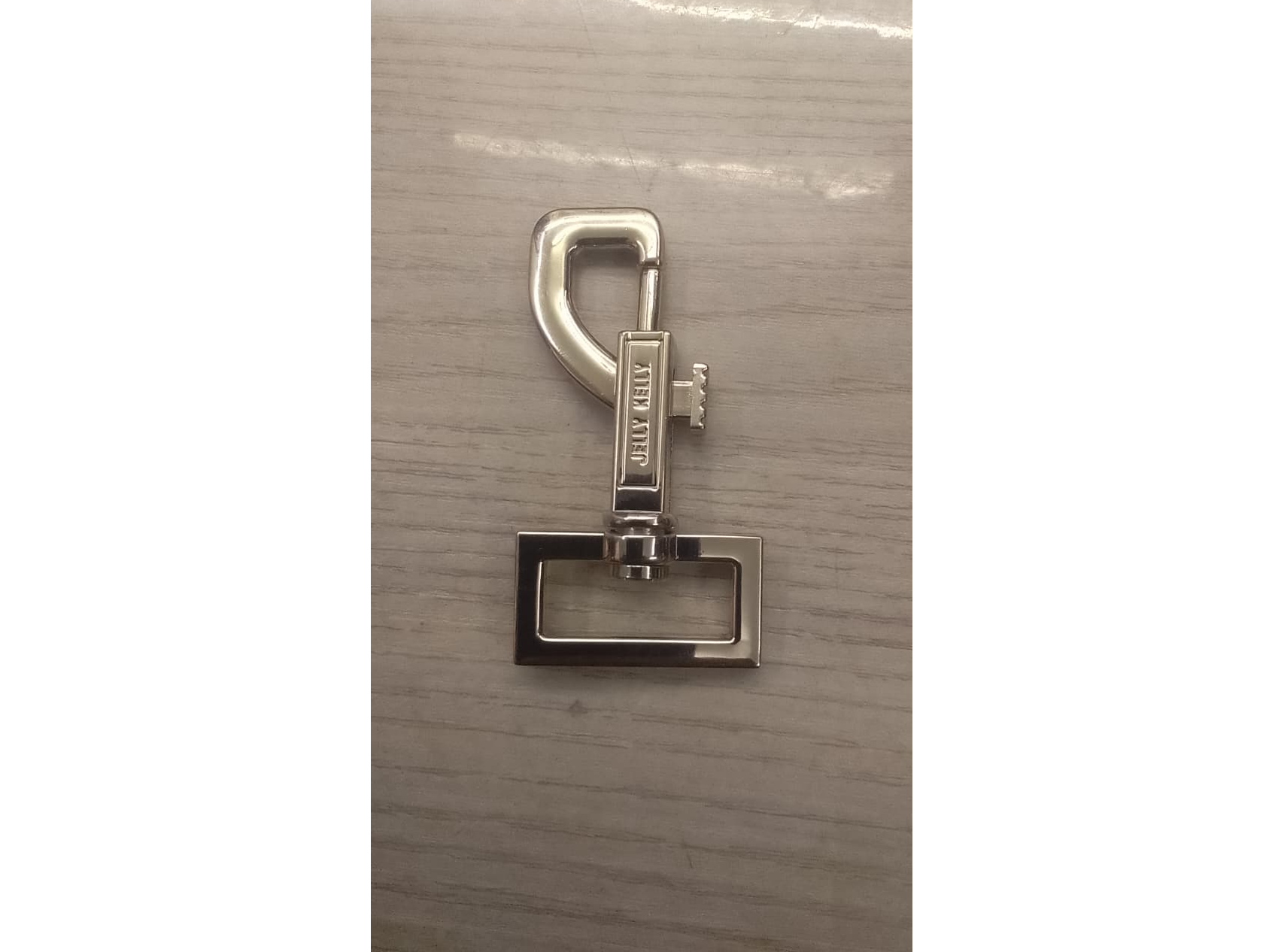 #7 Mosqueton Dorado Jelly Kelly 2.5cm