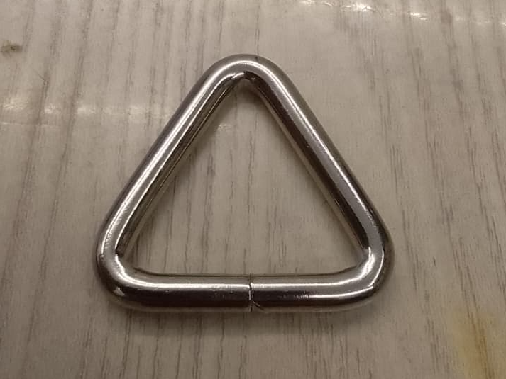 #2 Triángulo Níquel 3cm