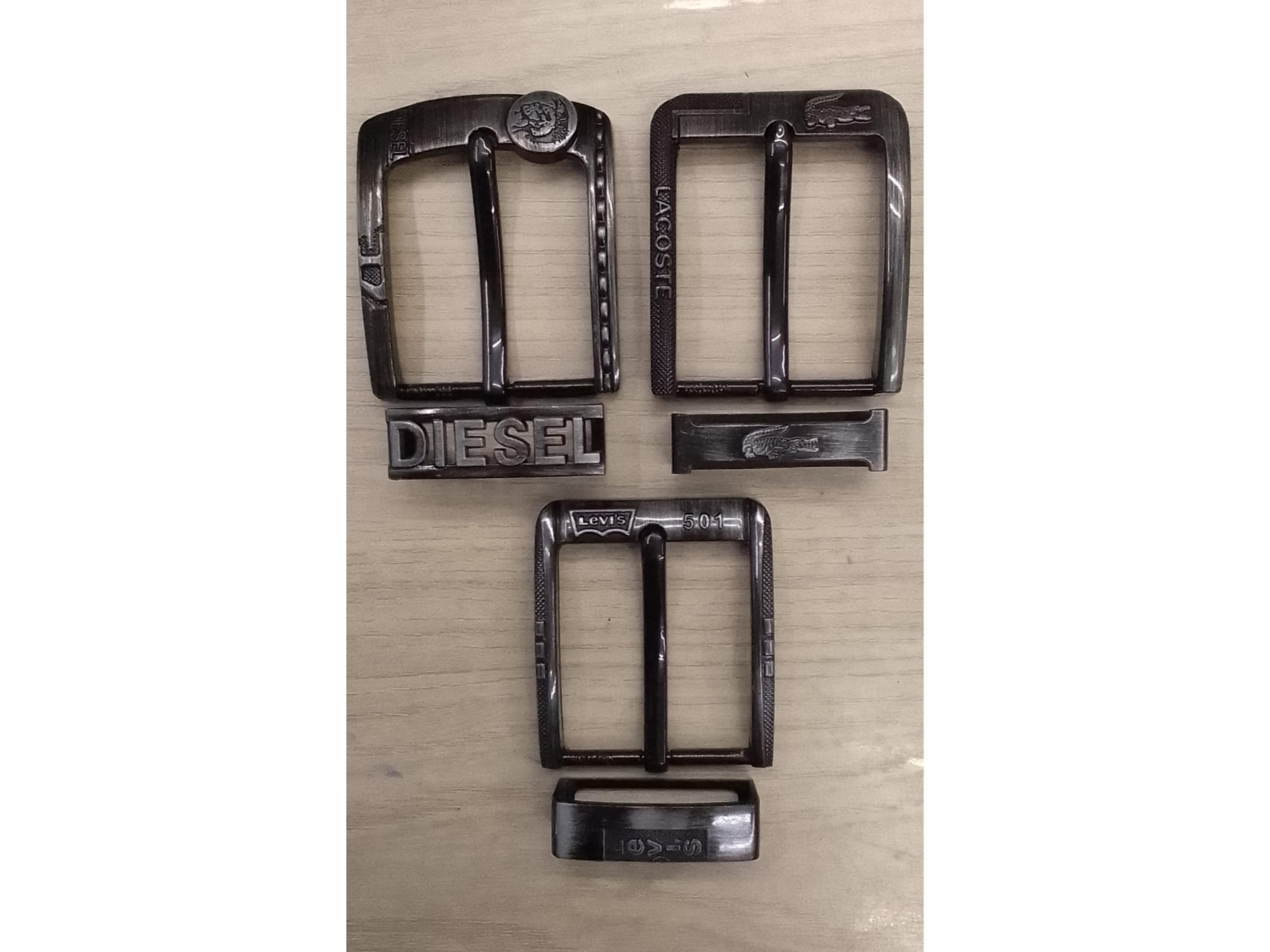 #9 Hebillas Negro Con Marca 4.5cm