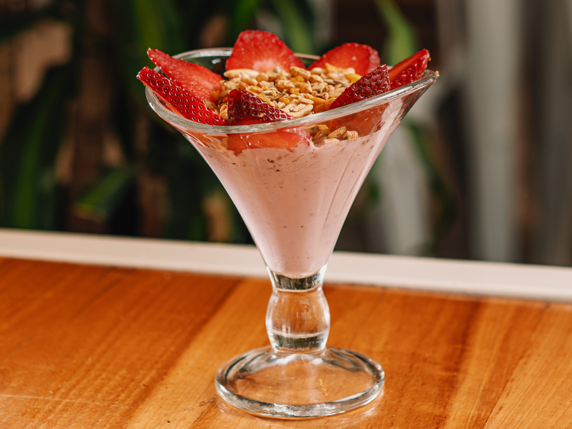 Copa de Yogurt con frutos rojos y granola