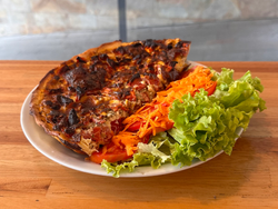 Tarta del día (1/2) + Ensalada / papas copetín