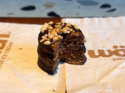 Mini alfajor de chocolate
