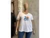 Remera básica en tela jersey escote en V con estampa ART. 600 E