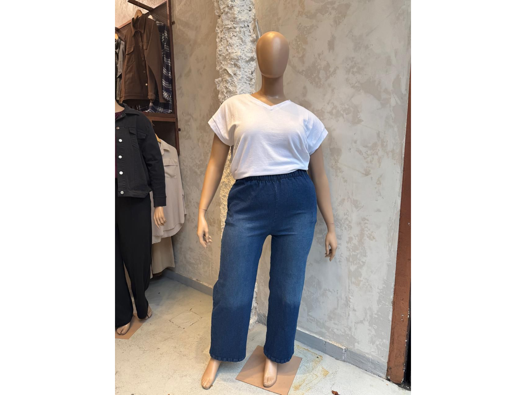 Jeans con elástico en la cintura y bolsillos delanteros ART. CINDY