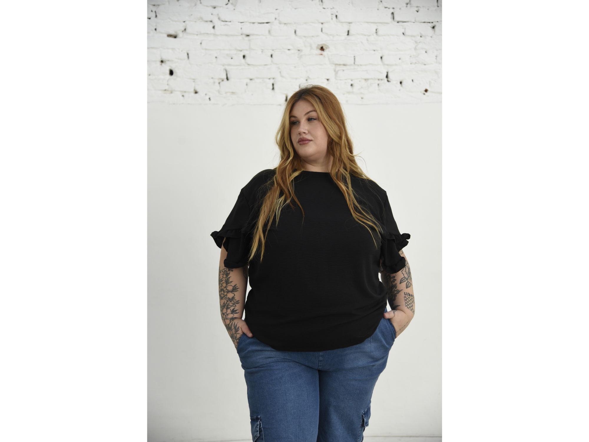 Remera escote redondo con volados en las mangas ART. 631