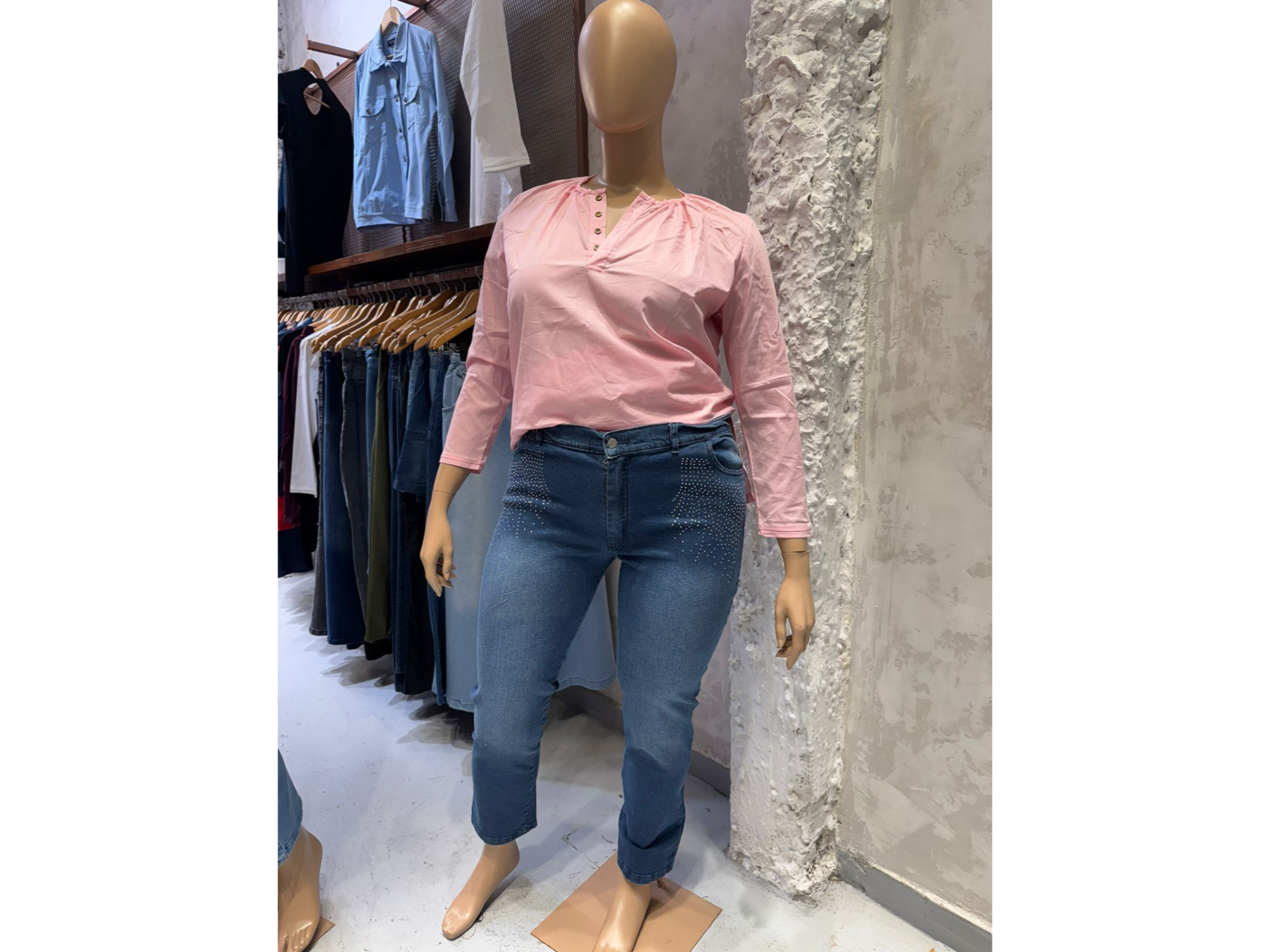 Jeans clásico localizado con strass ART. 107 LS