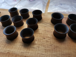 Expansor de Madera Abierto Liso Oscuro