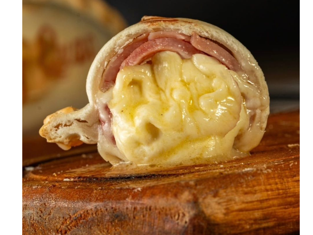 Empanada de jamón y queso