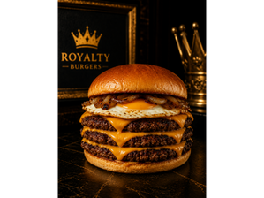 QUEEN Triple + Papas Fritas de Royalty Burgers