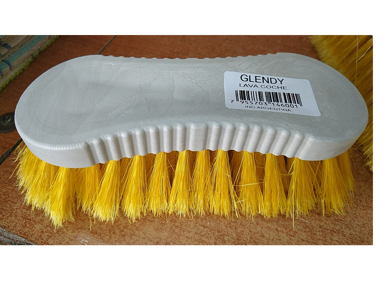 240-Cepillo Lava Auto Glendy de DISTRIBUIDORA FAVA