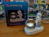 Lámpara de astronauta con galaxia