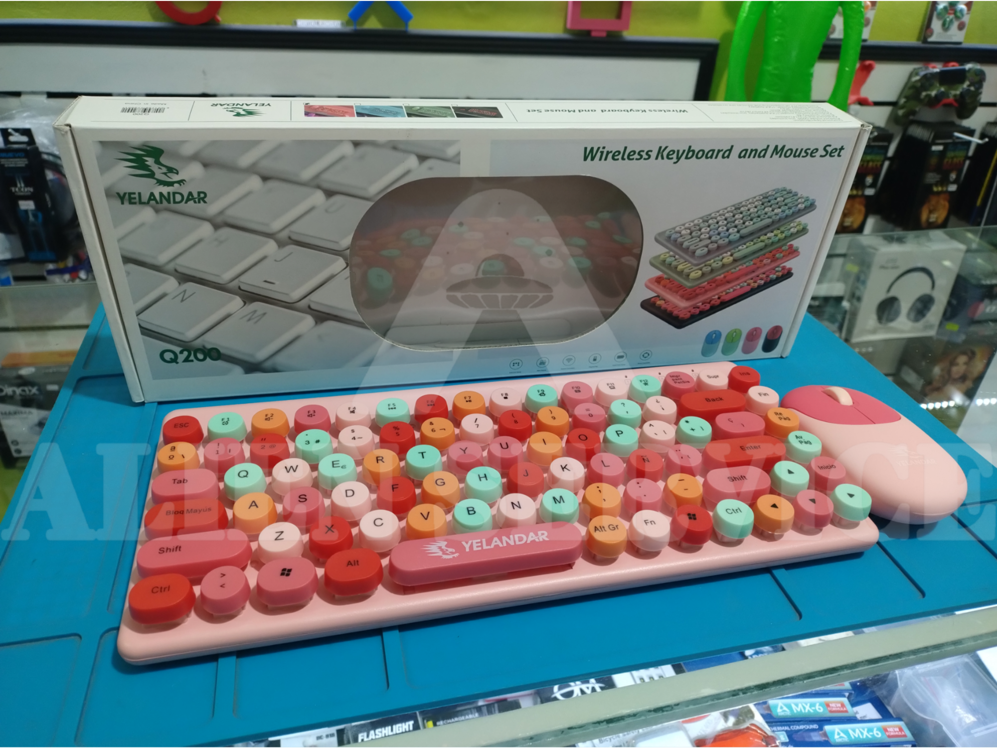 Set Teclado + mouse inalámbricos yelandar Q200