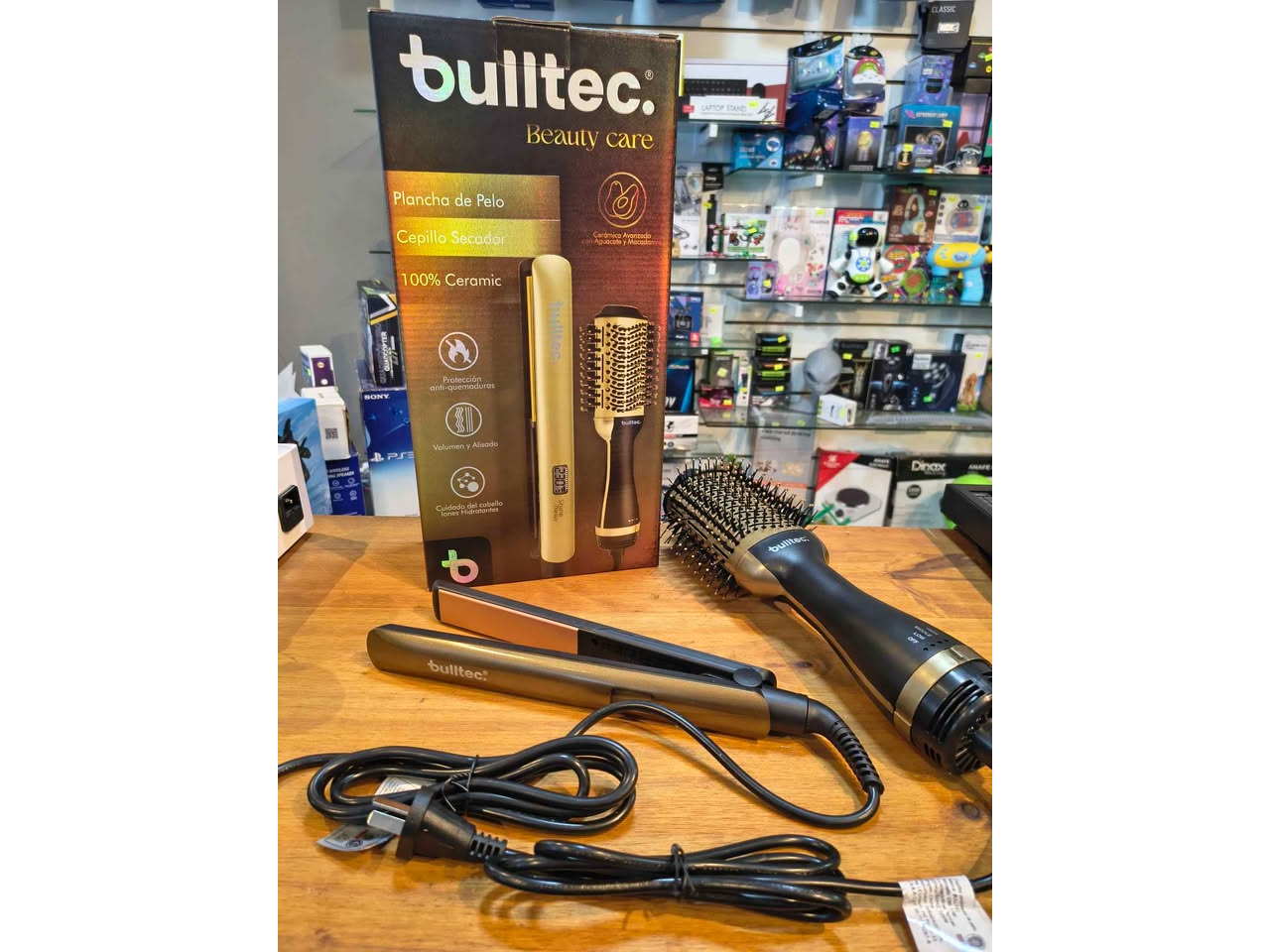 Combo planchita y cepillo secador de pelo bulltec