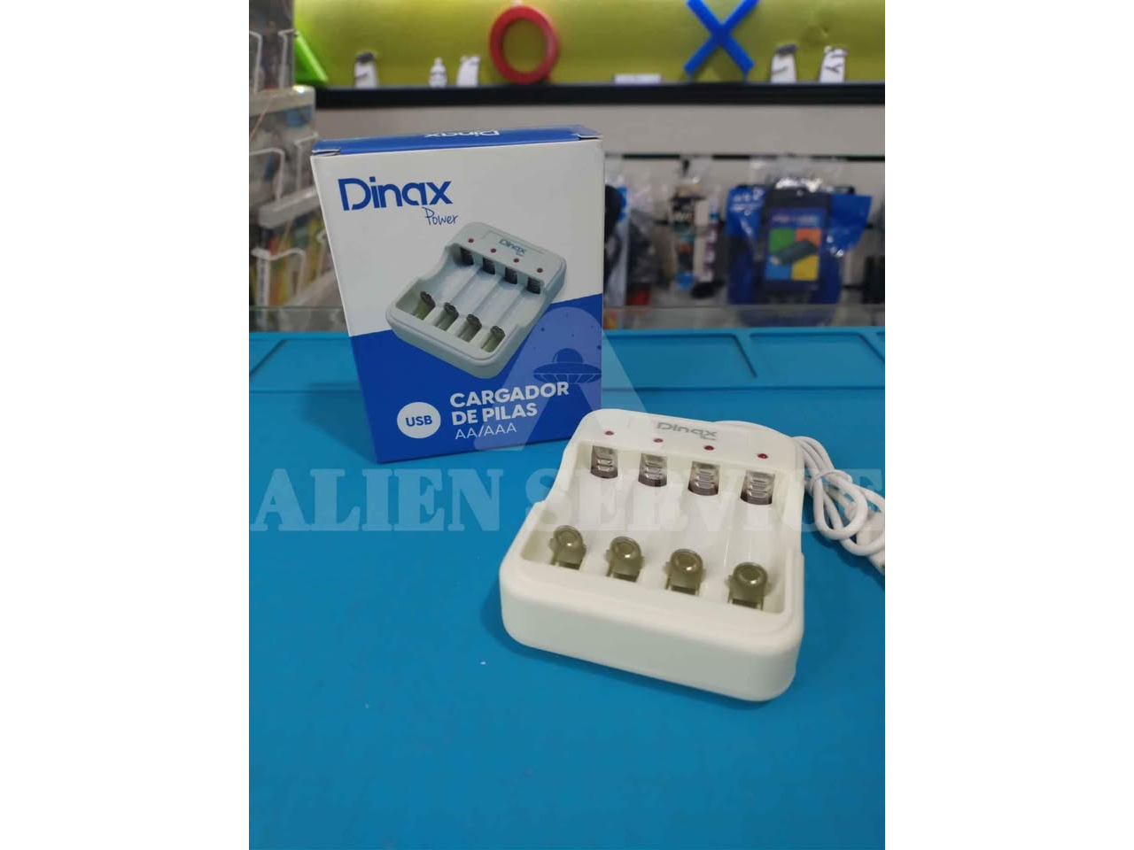 Cargador de pilas Dinax USB AA/AAA