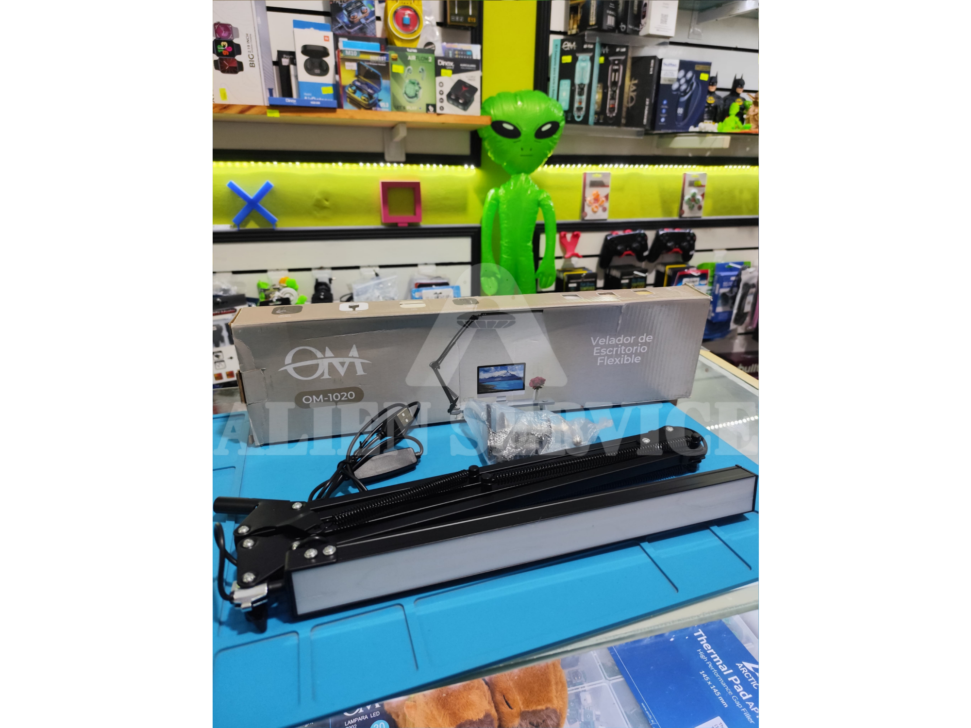 Velador lámpara de escritorio flexible om-1020