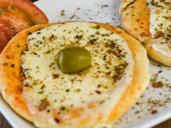 PIZZETAS CON MASA DE CHIPA X4U SIN TACC