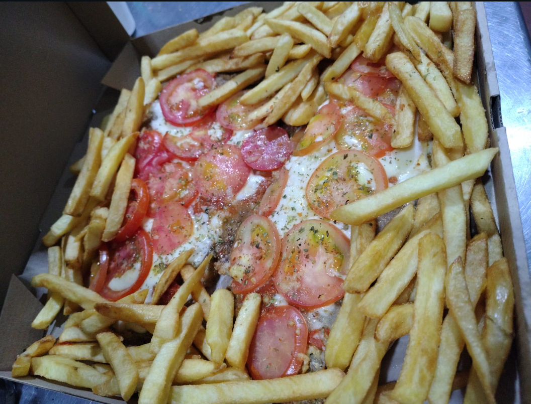 Caja de Milanesa napolitana con tomate + fritas