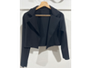 Blazer negro corto
