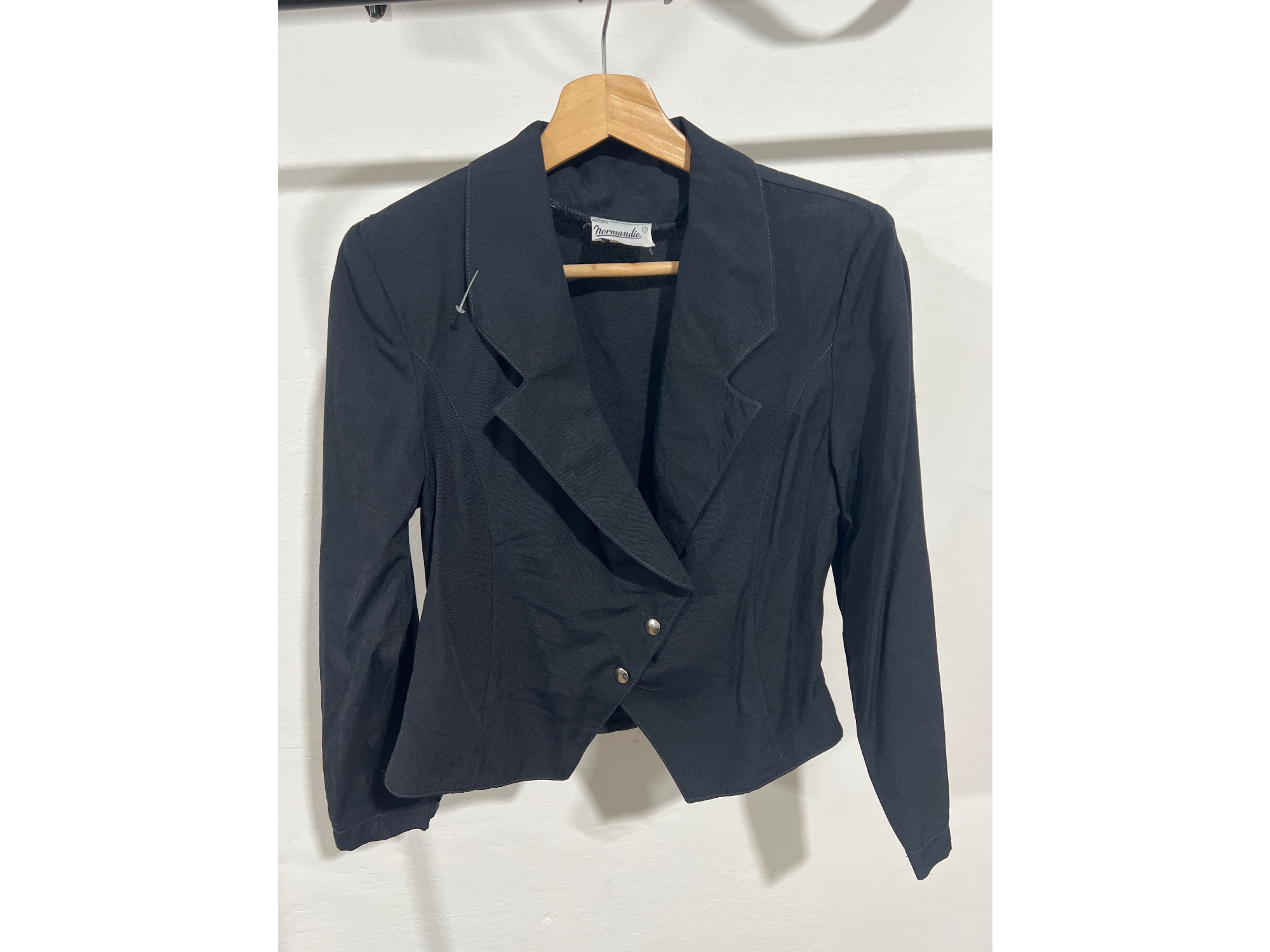 Blazer negro corto