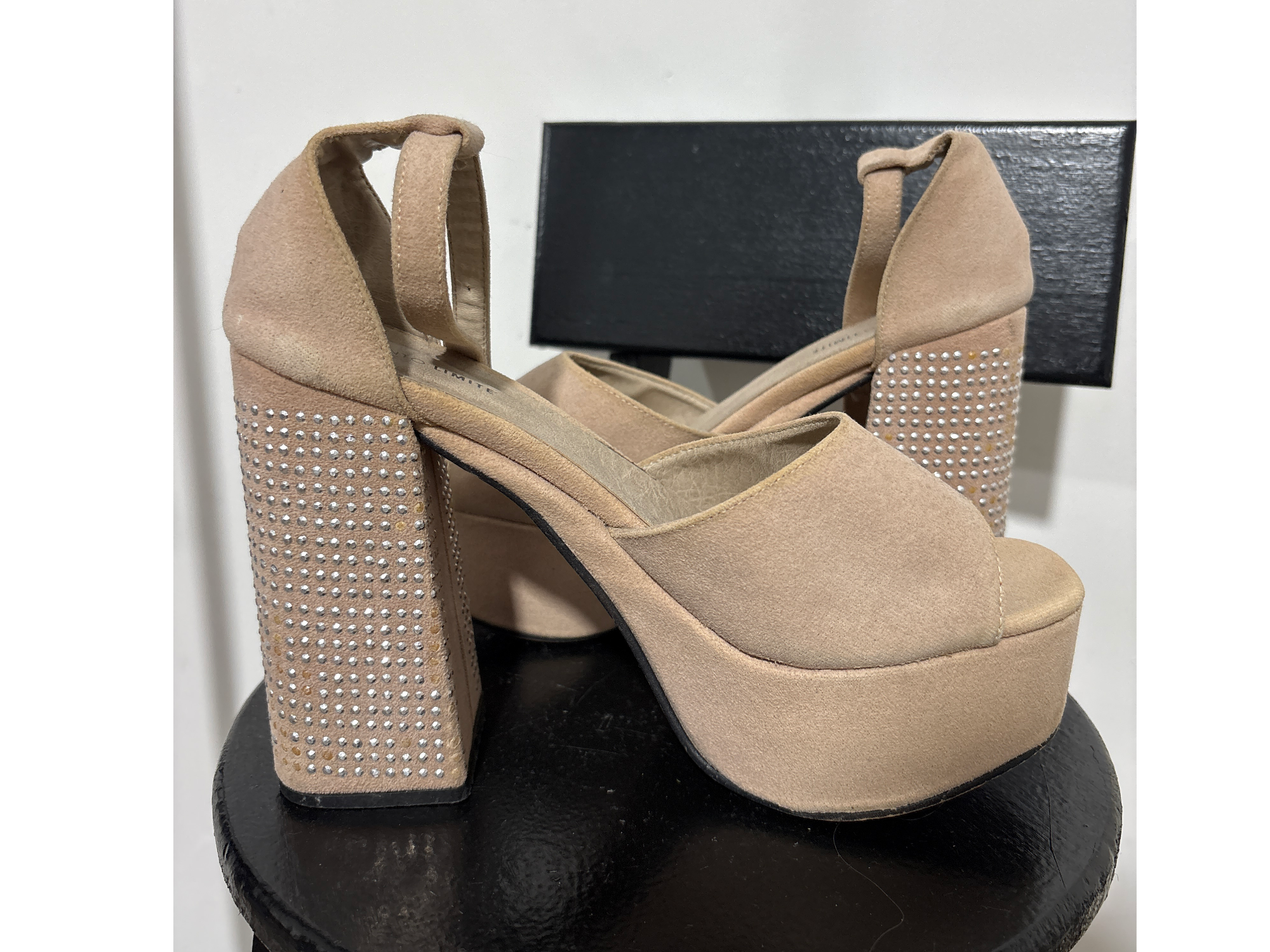 Sandalias brillos camel