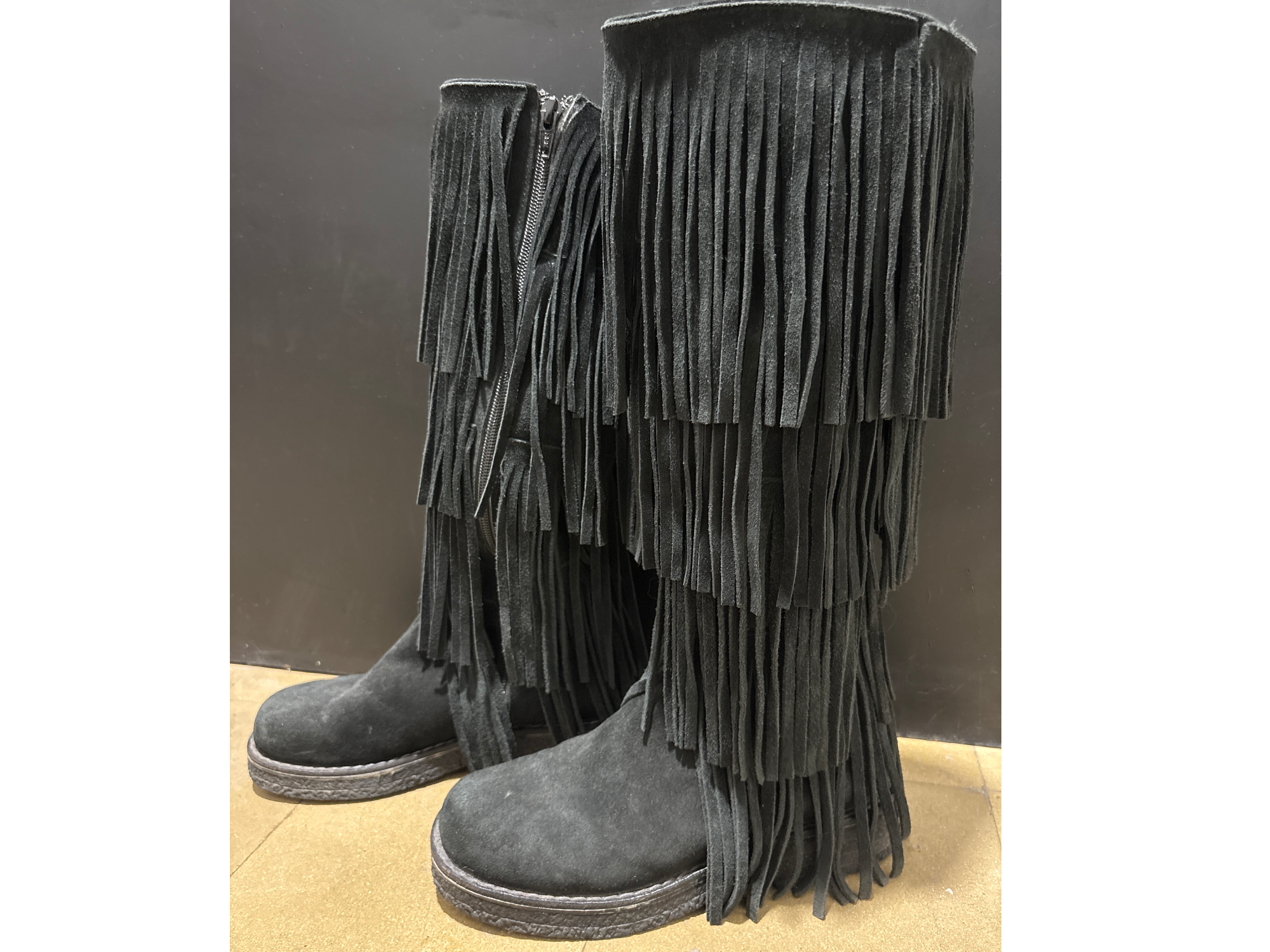 Botas flecos taco bajo