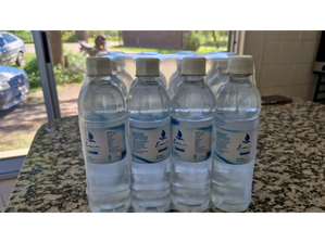 AGUA BOTELLA DE 500 EMA de HUELLAS EN LA ALDEA