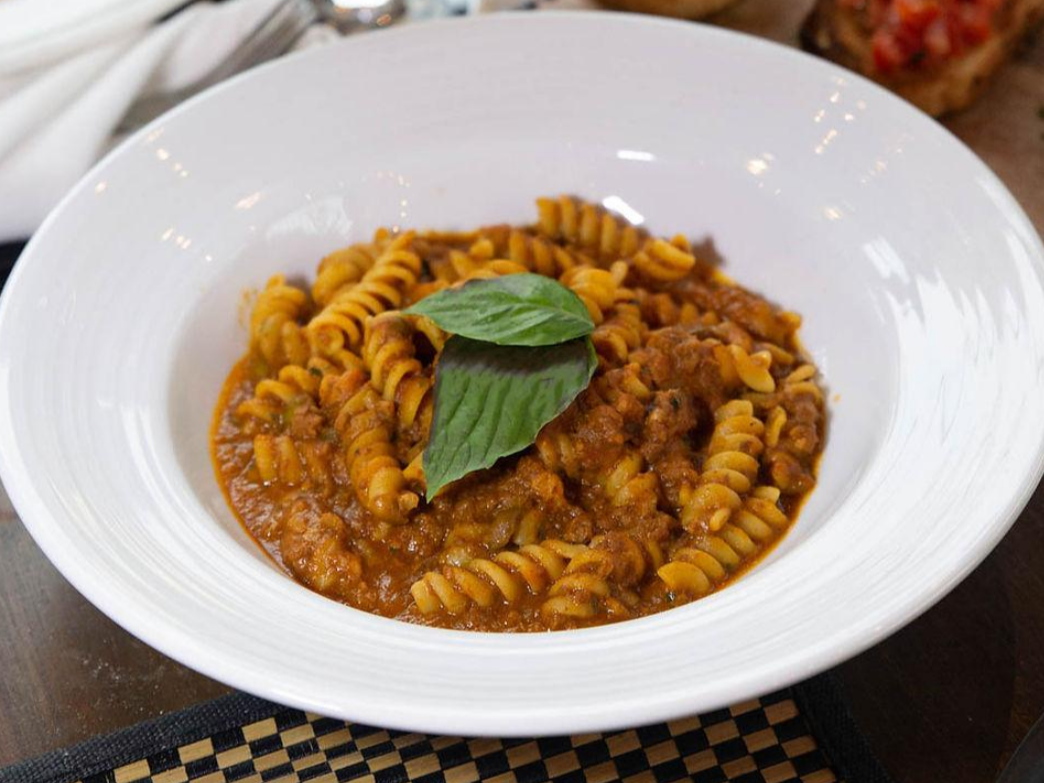 TIRABUZONES CON BOLOGNESA
