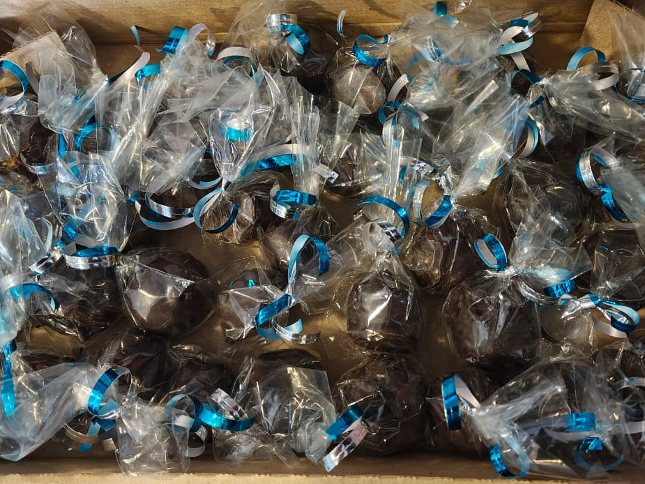 NUECES CONFITADAS CON CHOCOLATE