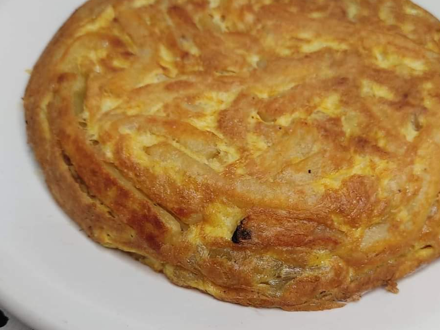 TORTILLA DE PAPA Y ARVEJAS