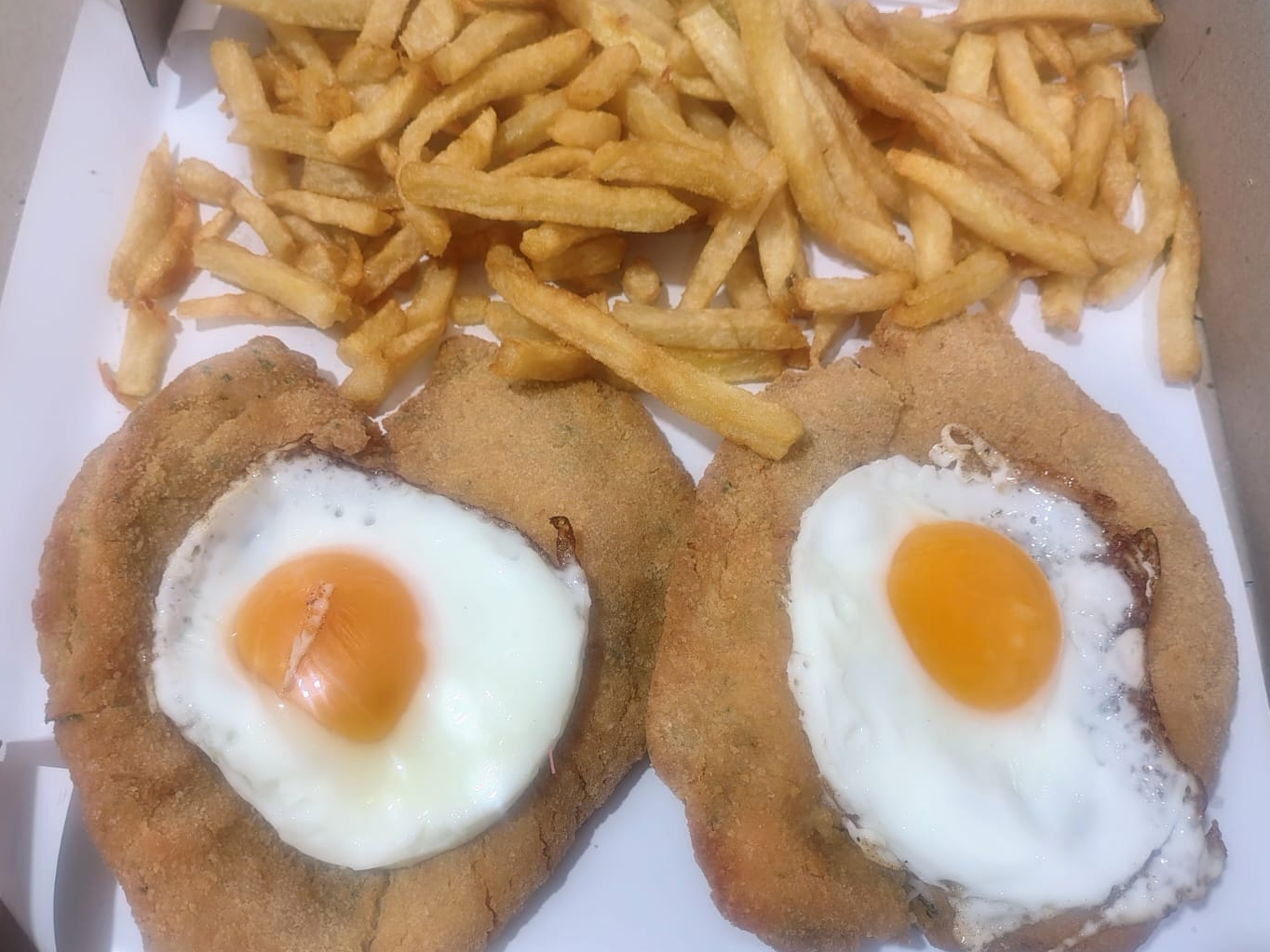 MILANESA A CABALLO C/PAPAS