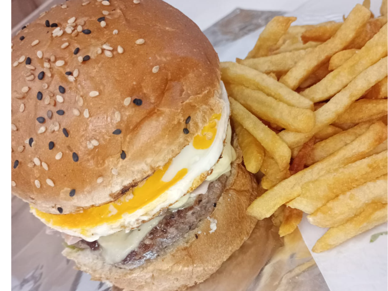 BURGUER DOBLE CARNE C/J,Q,L Y T