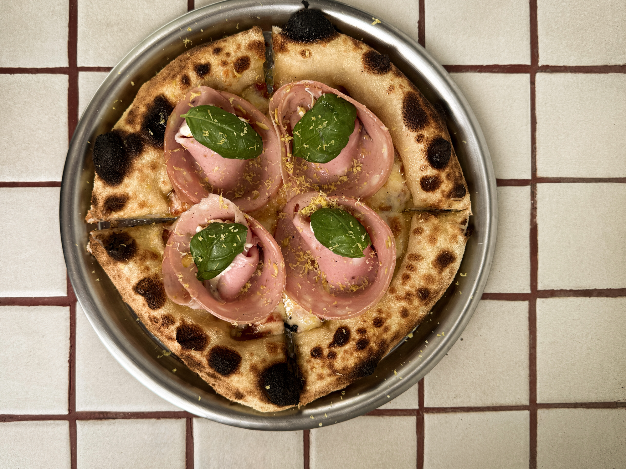 Morta con pistacho y stracciatella estilo Napolitano