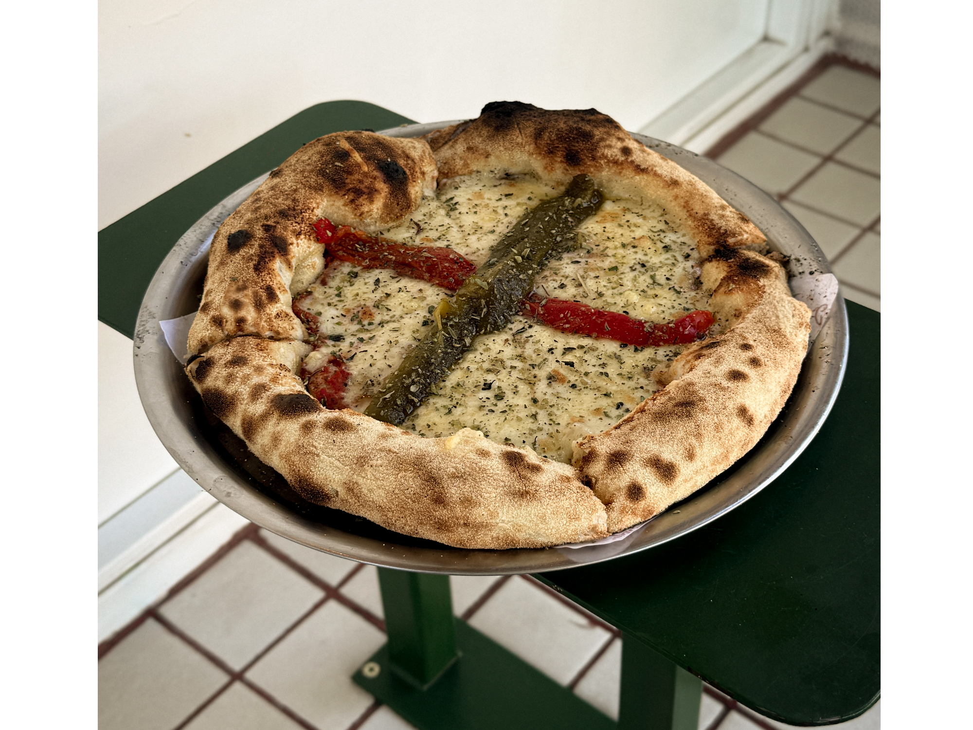 Provolone con pimientos asados estilo Napolitano