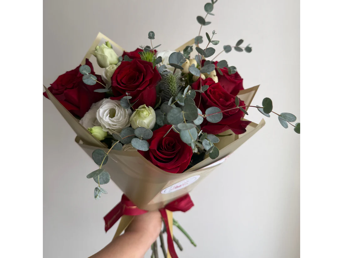 Ramo 6 Rosas Rojas y Lisianthus
