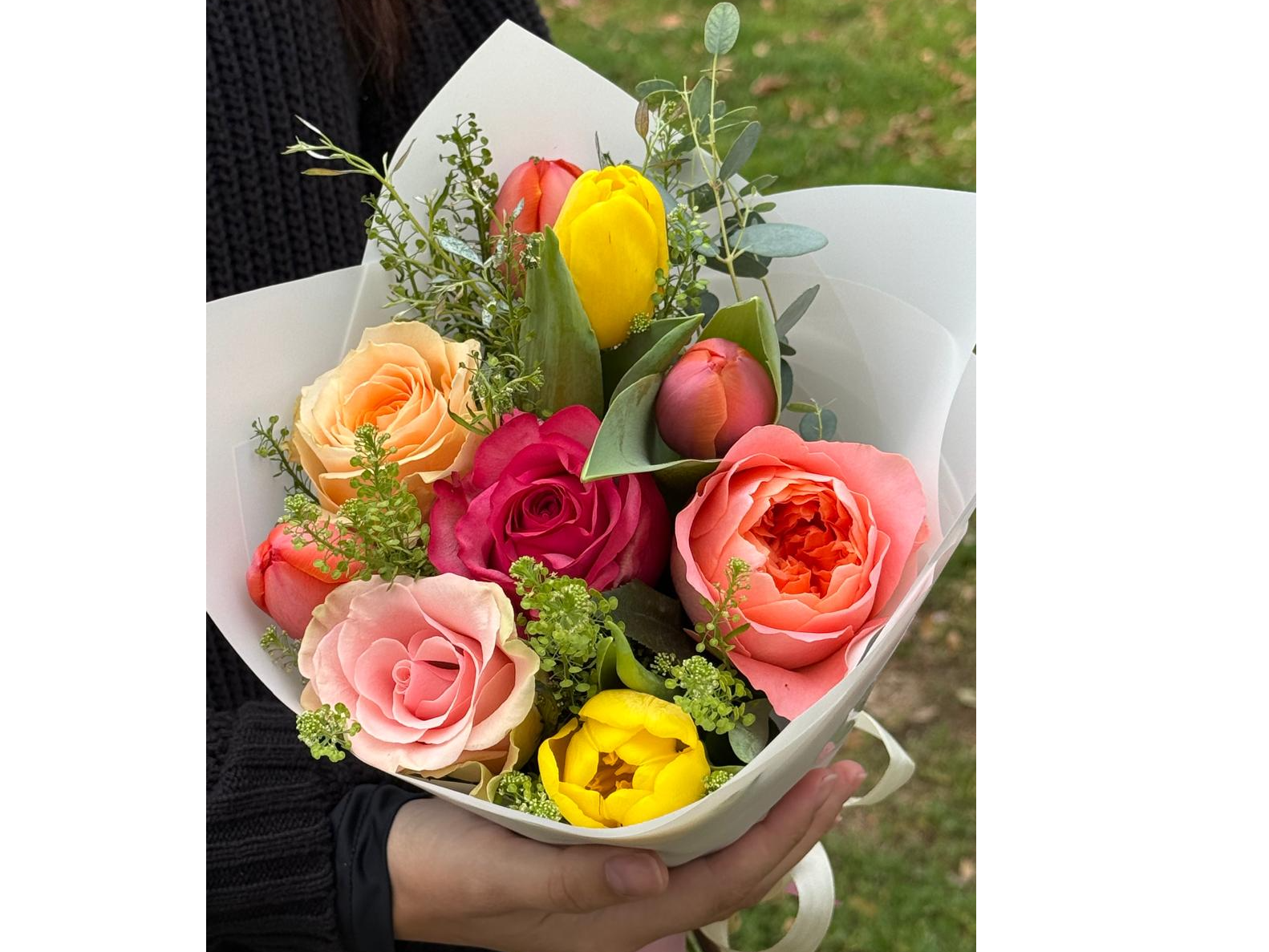 Ramo  5 Tulipanes  y 4 Rosas