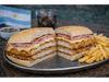 Suprema de Pollo con Jamon y Queso