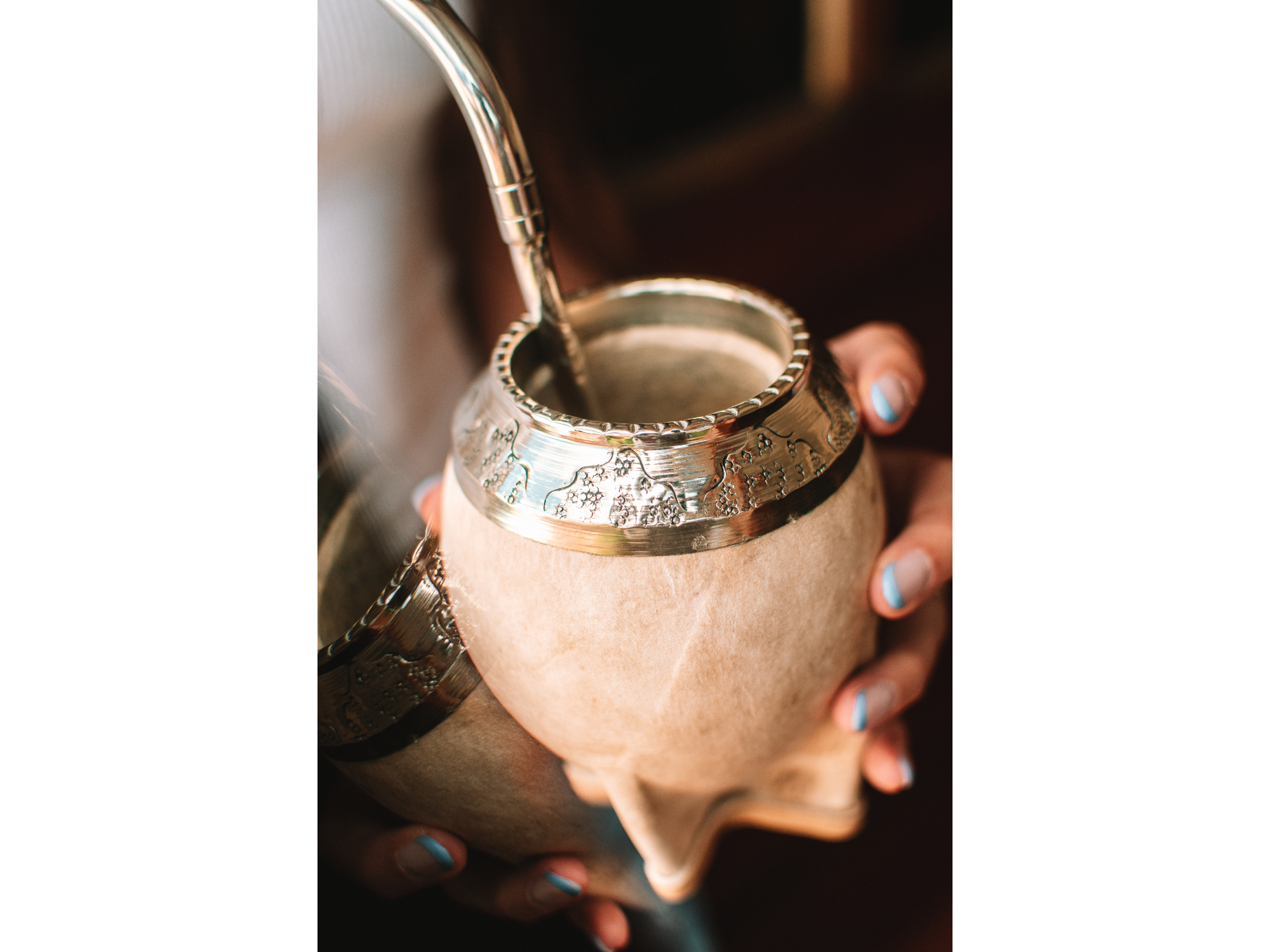 Mate torpedo cuero crudo uruguayo cincelado al lacre