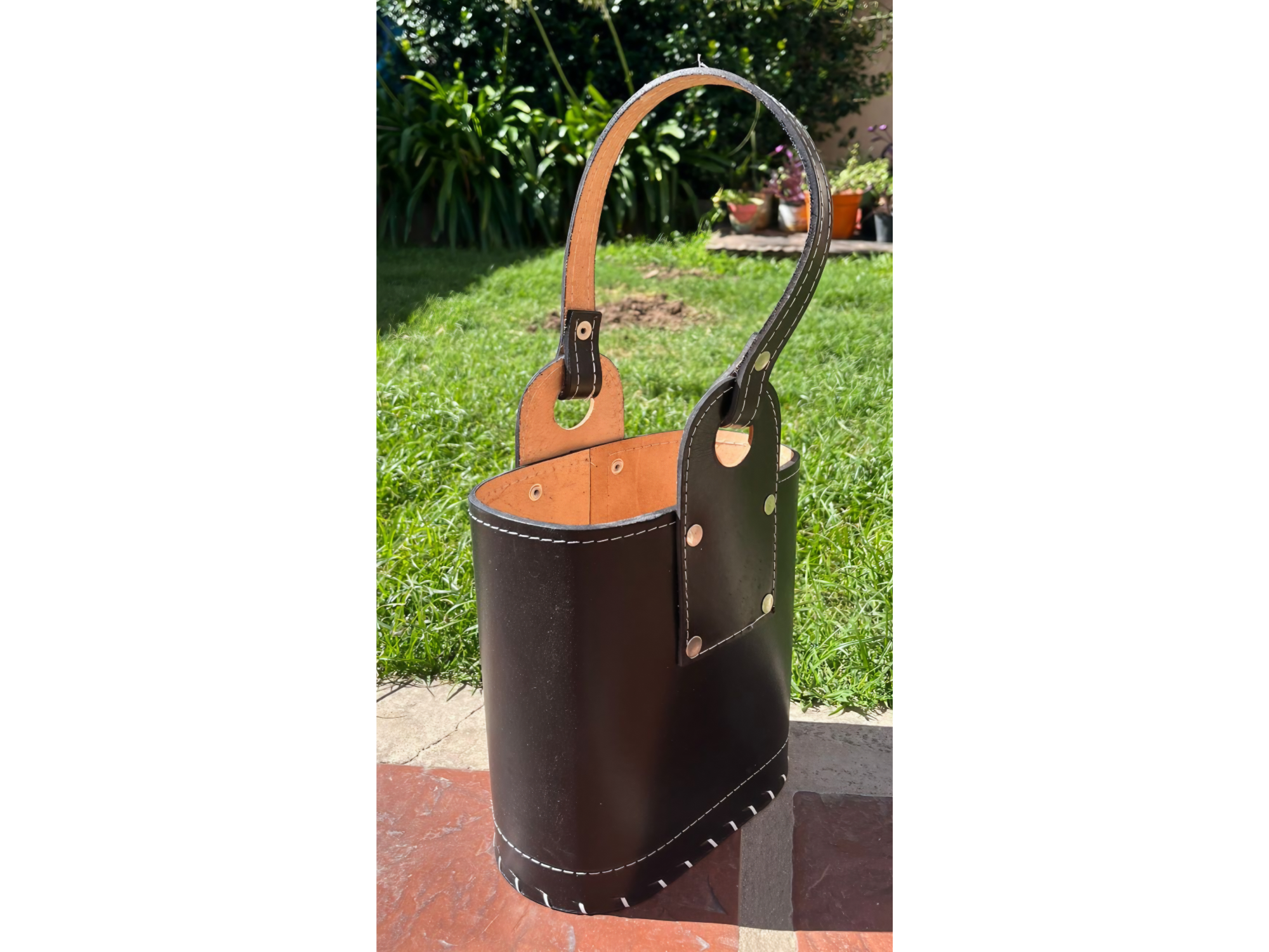 Accesorios matera ovalada cuero negro