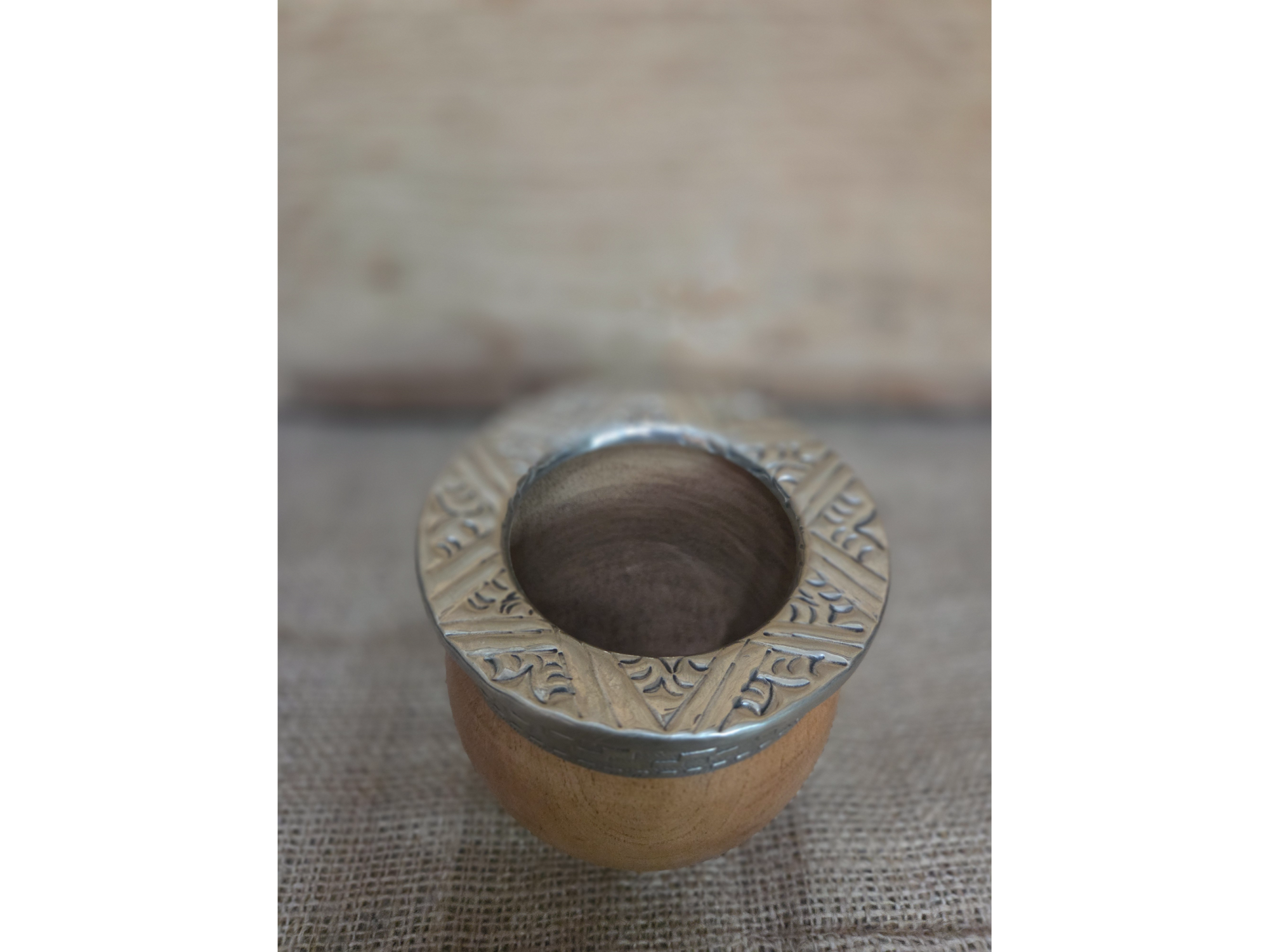 Mate imperial algarrobo virola de alpaca cincelada